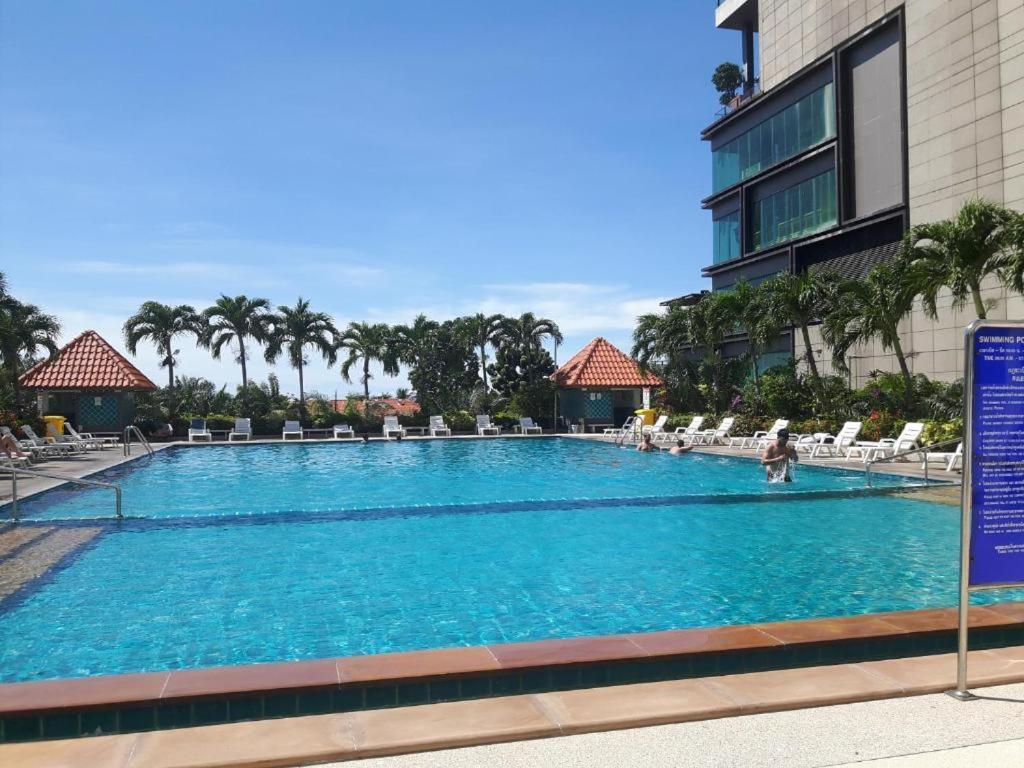 View Talay 6 Pattaya Beach By Anatolia Condo Suite Exterior photo