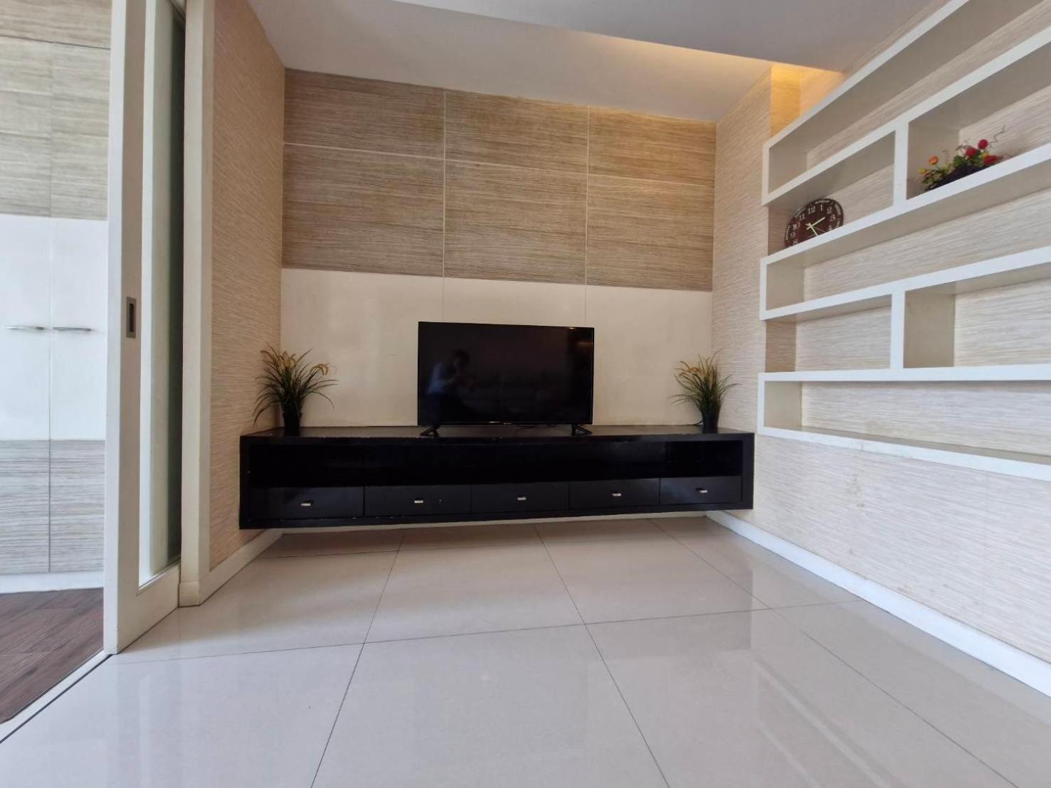 View Talay 6 Pattaya Beach By Anatolia Condo Suite Exterior photo